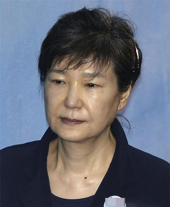 
	7月3日，樸槿惠出庭受審
