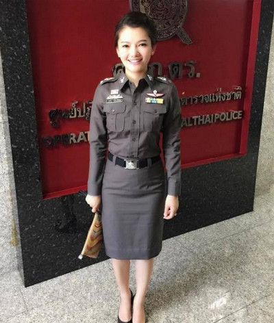女警朋友圈走紅是怎么回事_為什么會走紅