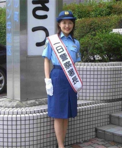 女警朋友圈走紅是怎么回事_為什么會走紅