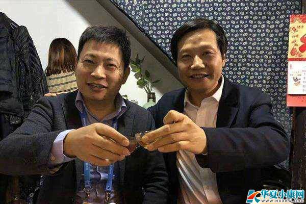 華為榮耀門店遭砸 肇事者為小米員工：三人喝多啦