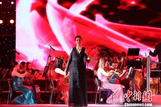歐洲“維密”女神交響樂團青海奏響新年音樂會