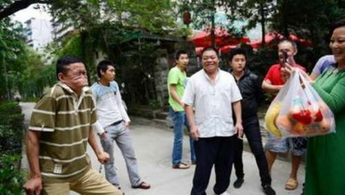 四川男子以“丑”獲得吉尼斯紀錄 網(wǎng)友表示實至名歸