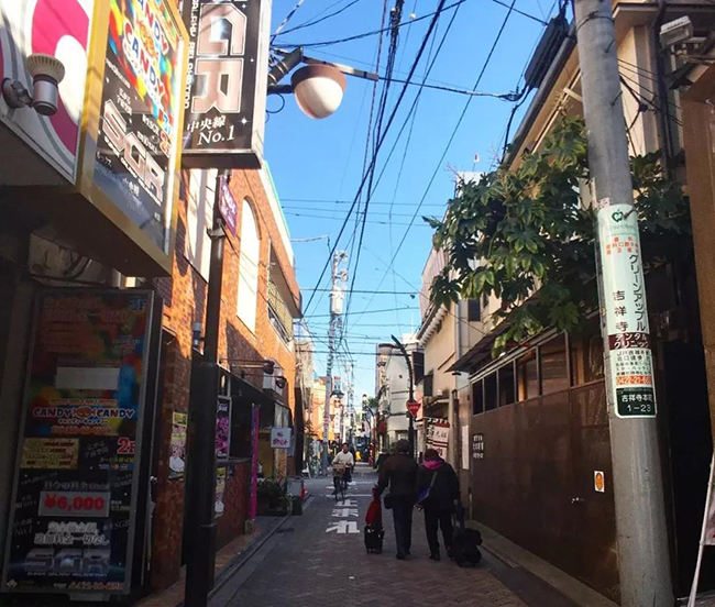 ​我們?nèi)チ藮|京最理想居住區(qū)，看親切的商業(yè)怎么做
