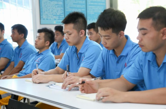 廣州萬通：學(xué)汽修，如何高薪就業(yè)，精準(zhǔn)創(chuàng)業(yè)？
