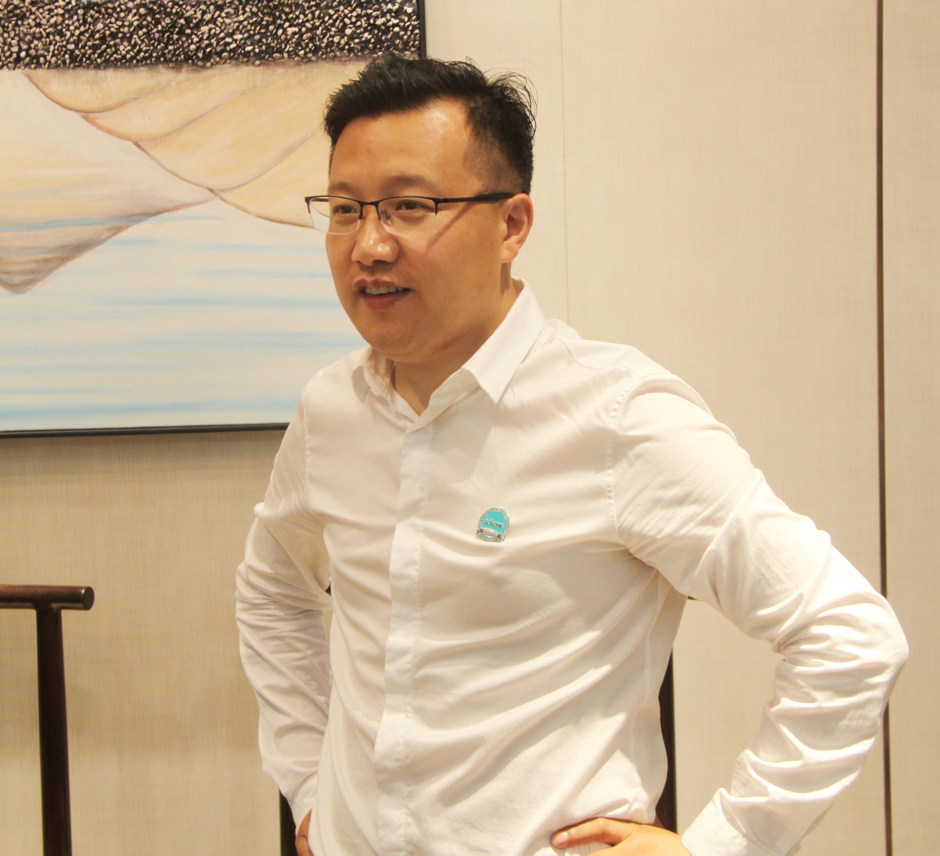 從新中式家具看中國紅木家具市場，專訪著名副主編李韻