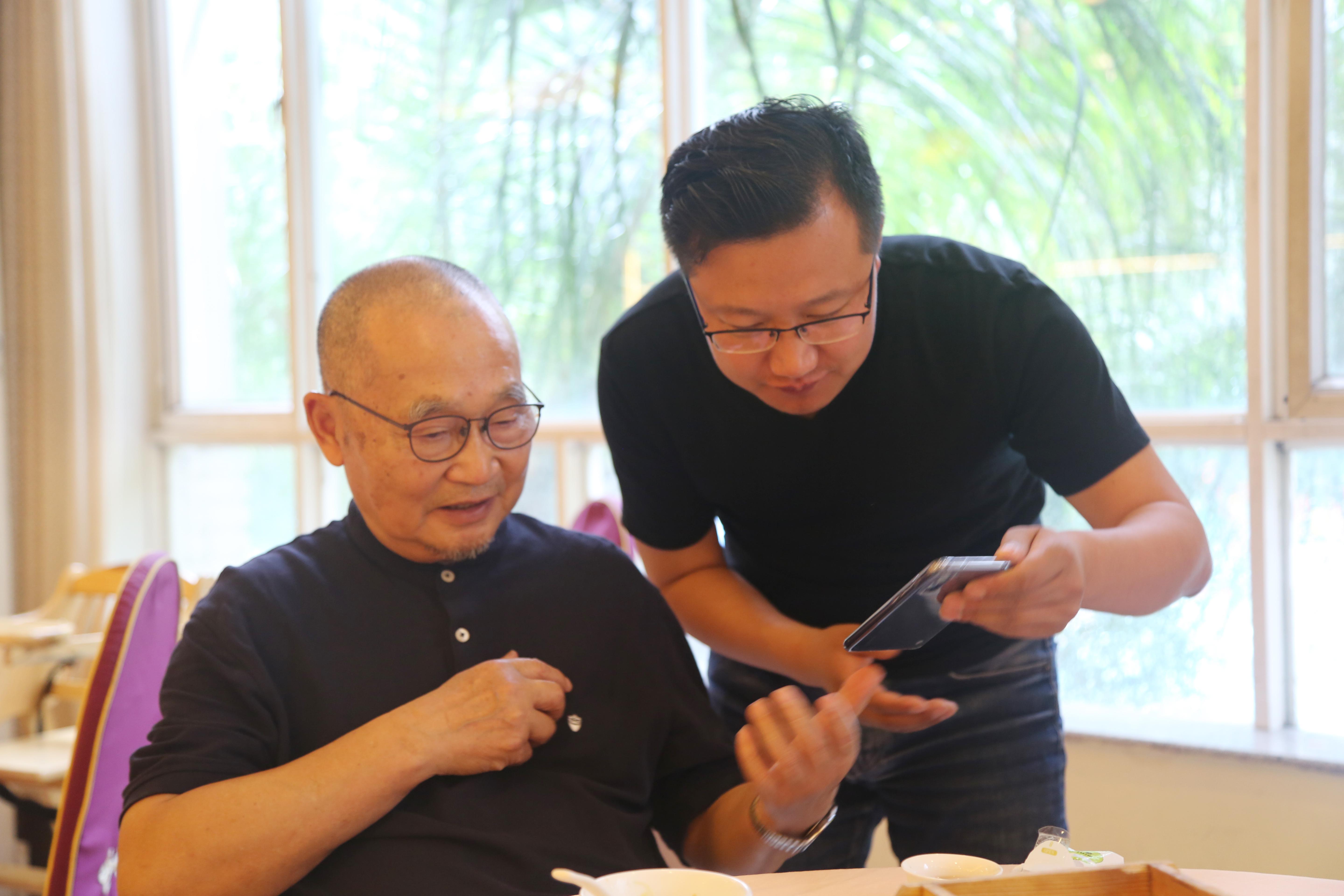 從新中式家具看中國紅木家具市場，專訪著名副主編李韻