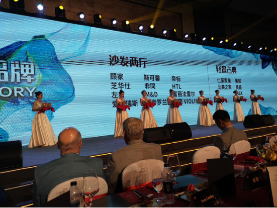萬眾睹目，綻放申城丨斯可馨家居亮相2018上海家具展